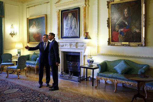 1280px-Barack_Obama_and_Gordon_Brown_in_10_Downing_Street.jpg